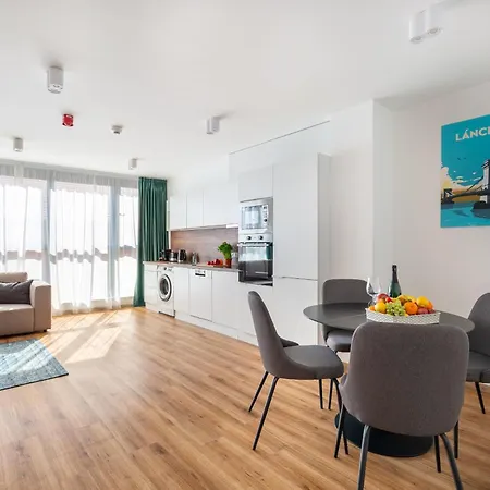 Downtown Residences Vh - Ac, Elevator, Terrace Apartmanhotel 4*