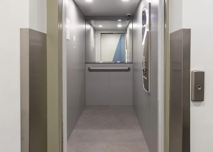 Downtown Residences Vh - Ac, Elevator, Terrace アパートホテル